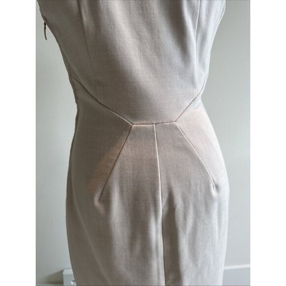 Guess By Marciano Cream Dress Size 8 41% Wool Fine Lines Structured Silhouette - Picture 4 of 14
